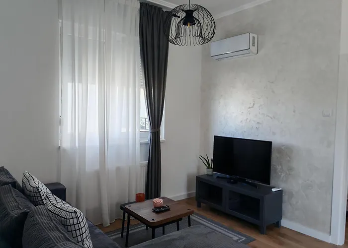 アパート Rakanovic